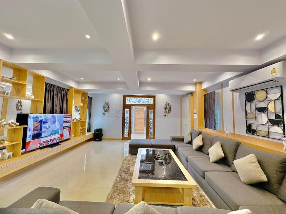 Tagvilla Lagoon Pool In 8 Bedroom