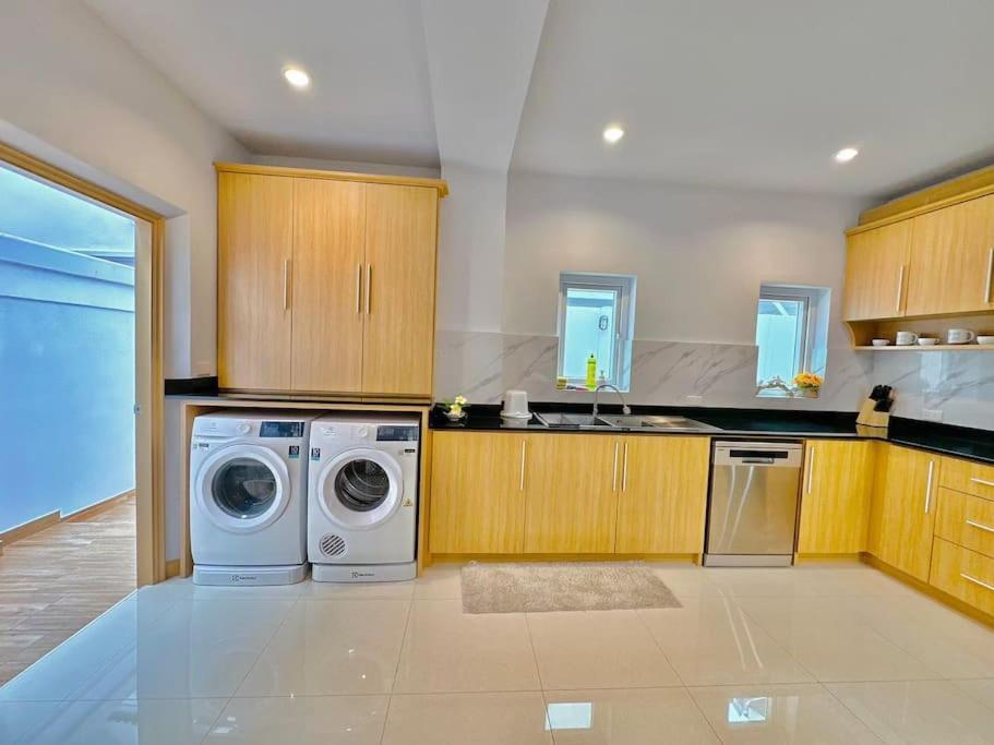 Villa Tagvilla Lagoon Pool In 8 Bedroom Pattaya