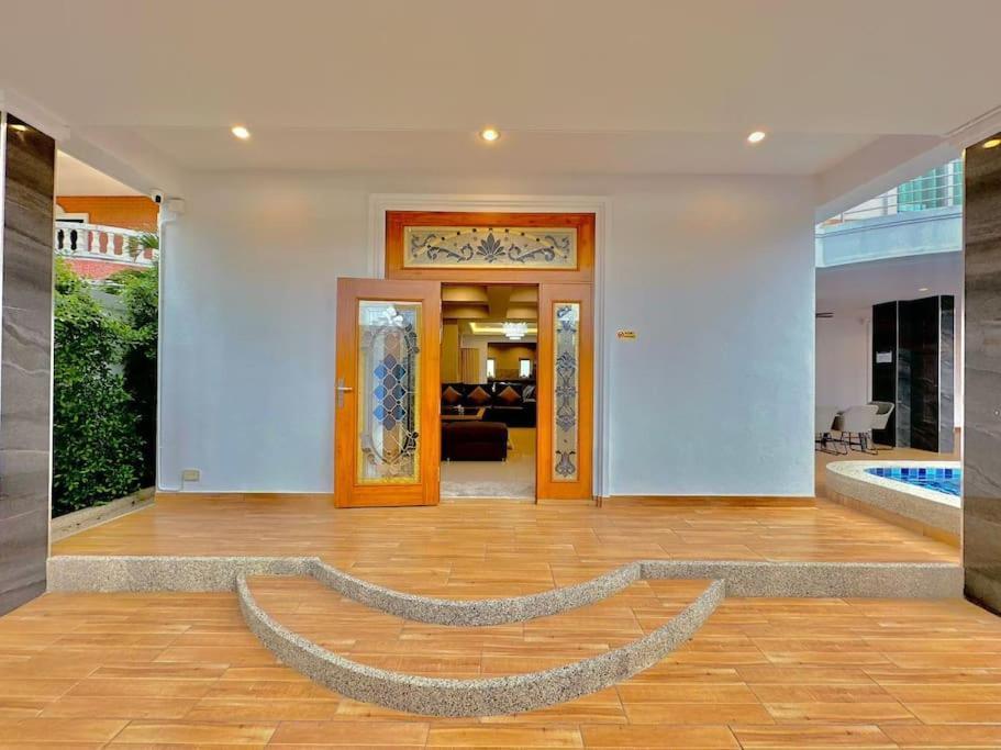Villa Tagvilla Lagoon Pool In 8 Bedroom Pattaya
