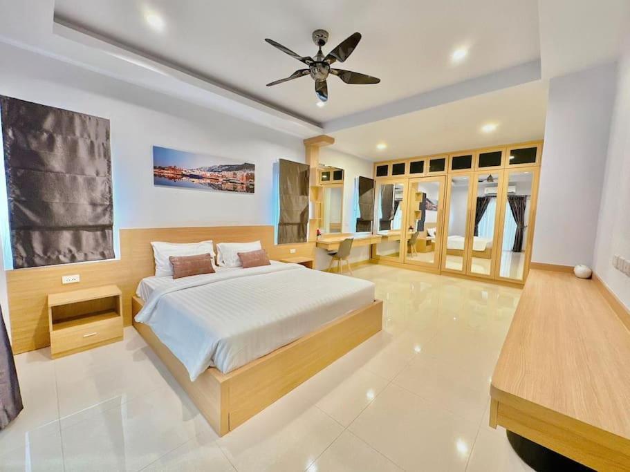 Tagvilla Lagoon Pool In 8 Bedroom Villa