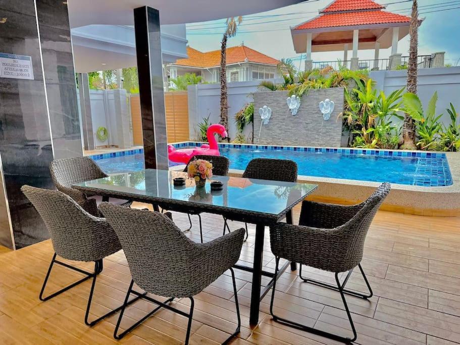 Tagvilla Lagoon Pool In 8 Bedroom Villa